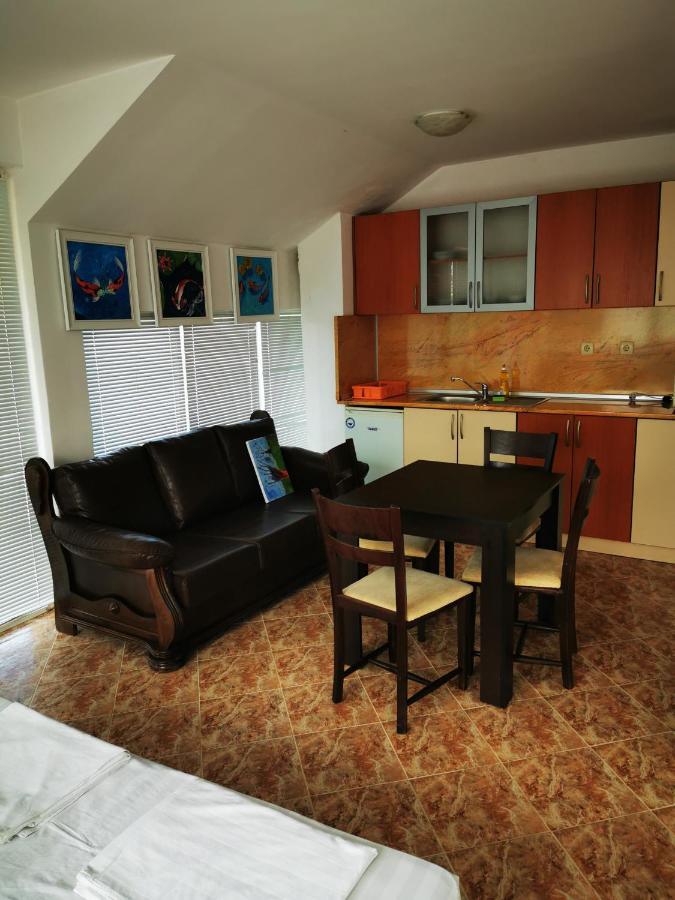 Jelezchevi Guest Rooms بريمورسكو المظهر الخارجي الصورة