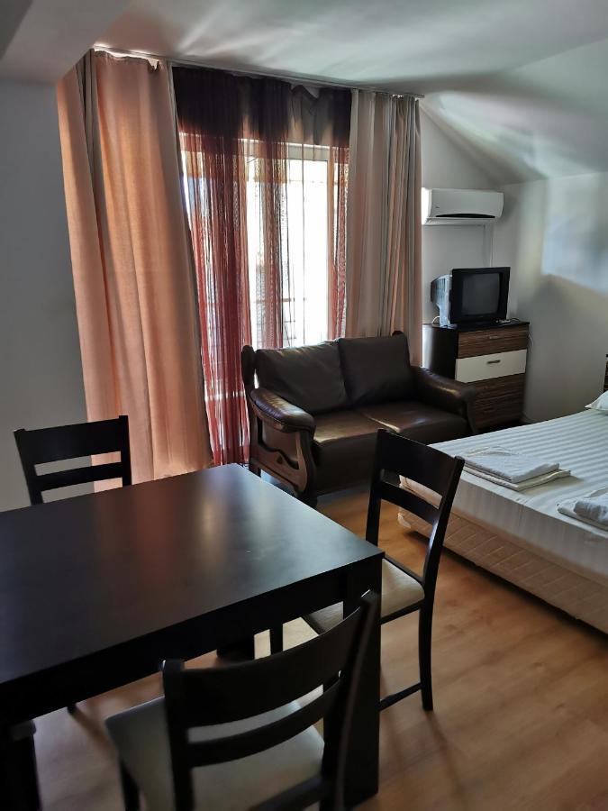 Jelezchevi Guest Rooms بريمورسكو المظهر الخارجي الصورة